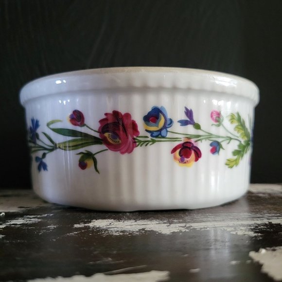 Vintage Porcelaine de Paris Souffle Bowl with Flower Garland Design - Picture 3 of 8